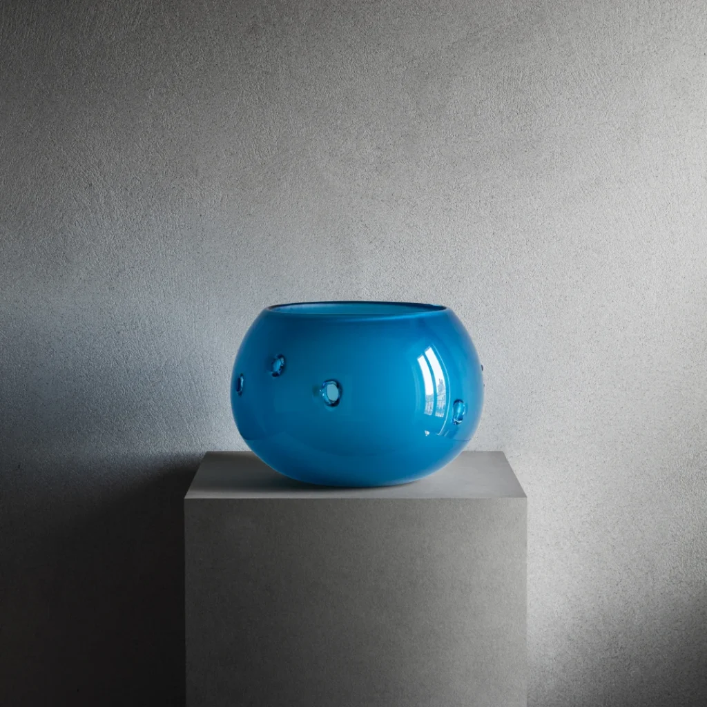 Artision digital passport highlighting craftsmanship and design story