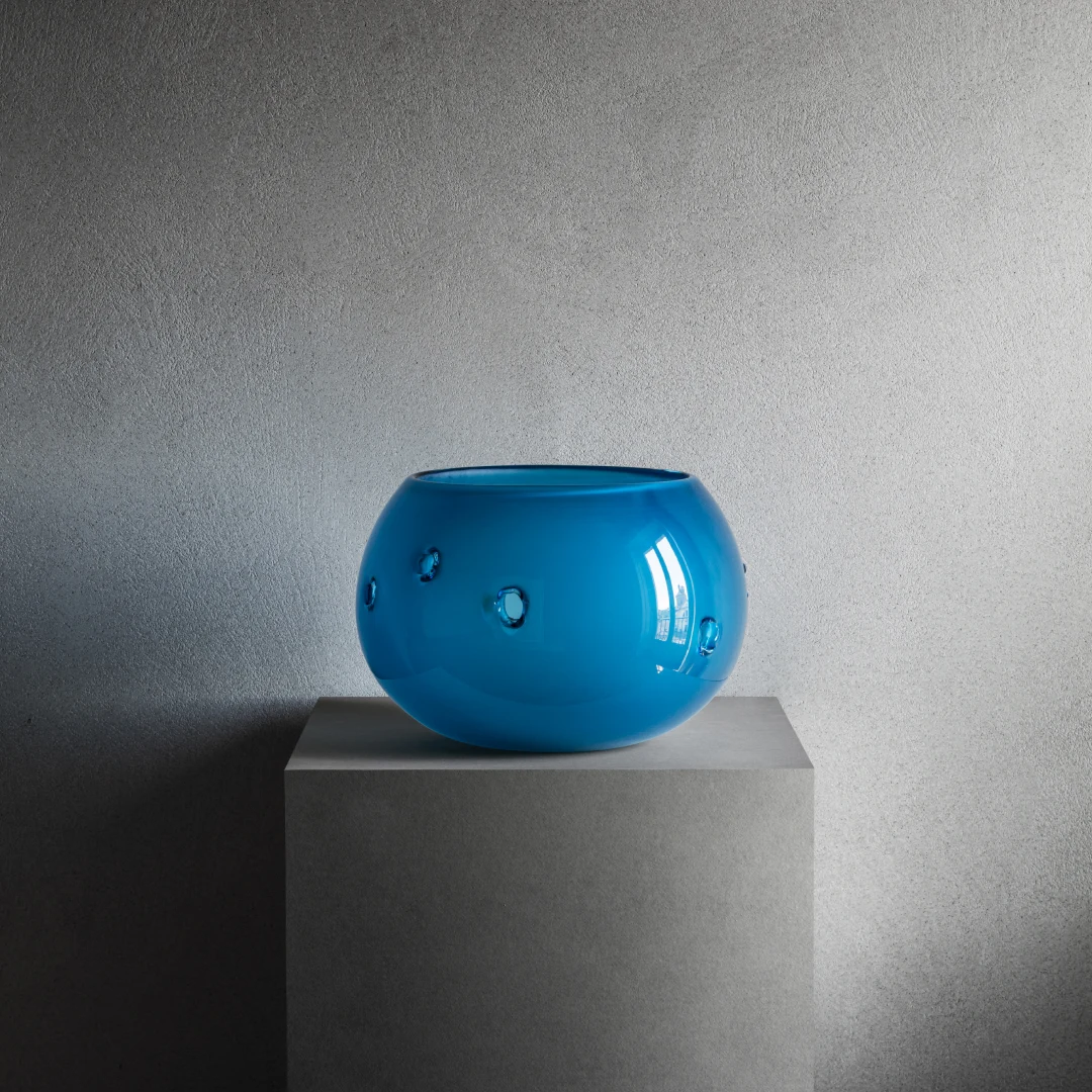 Artision digital passport highlighting craftsmanship and design story